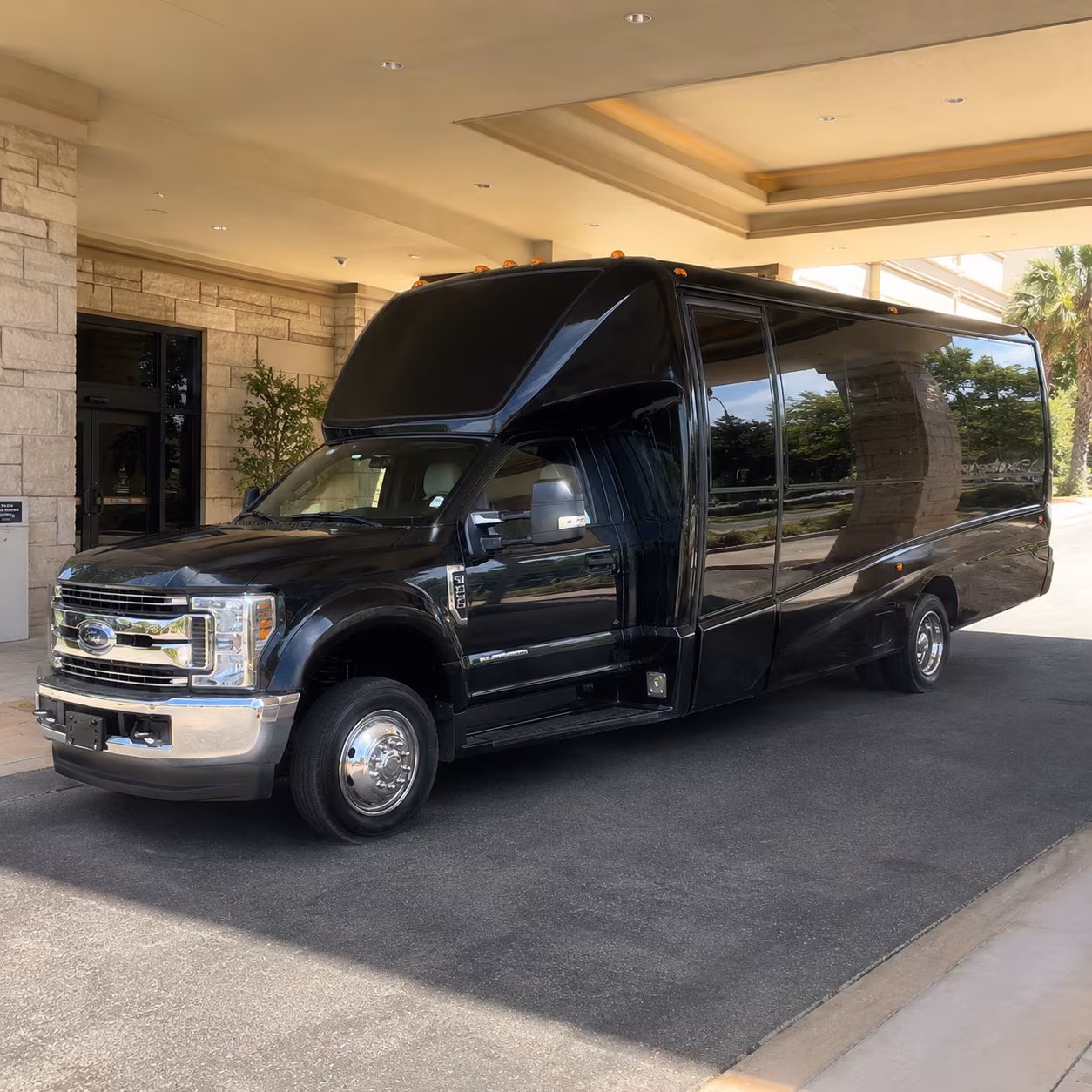 Baton Rouge Winery Tour & Pub Crawl Transportation