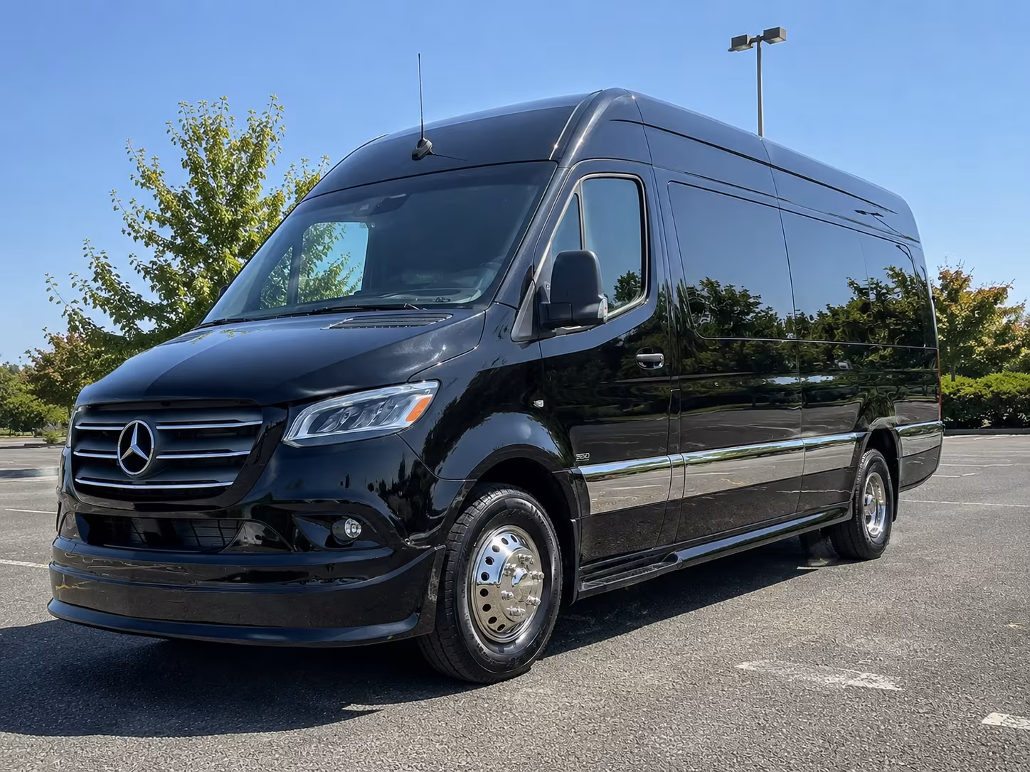 New Orleans Airport Shuttle & Transportation party bus exterior